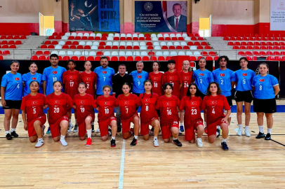 İşitme Engelliler Genç Kız Futsal Milli Takımı kampı Bilecik'te başladı