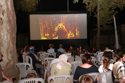 Yazlık Sinema Keyfi Bu Kez Veysel Karani Mahallesi'nde Yaşandı