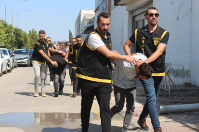 Kalaşnikoflarla kebapçıyı taradılar