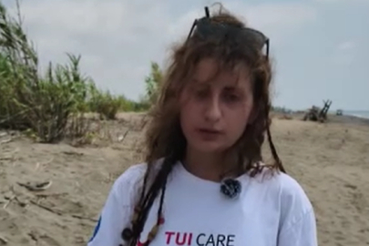 Kumsalda yakılan ateş denize ulaşmaya çalışan yavru carettayı yakıp telef etti
