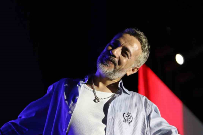 Resul Dindar ve Ümit Yaşar, Kastamonu’da binlerce vatandaşa unutulmaz bir gece yaşattı
