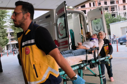 İki otomobil çarpıştı, 4 kişi yaralandı