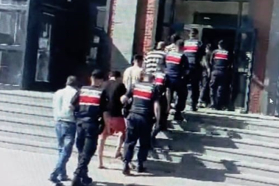 Çanakkale'de göçmen kaçakçılığı operasyonlarında 59 düzensiz göçmen yakalandı, 4 organizatör tutuklandı