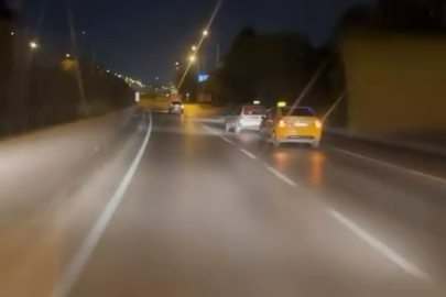 Taksiciler aracı kıskaca aldı, tehlikeli anlar kamerada