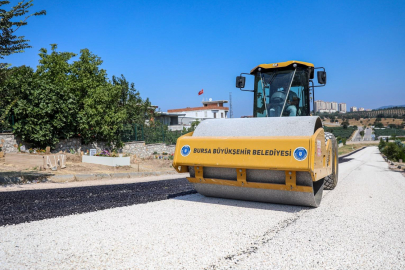 Bursa'da mezarlık yolları yenileniyor