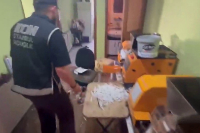 Pendik'te kaçak tütün operasyonu: 440 kilogram tütün ve 328 bin 200 makaron ele geçirildi