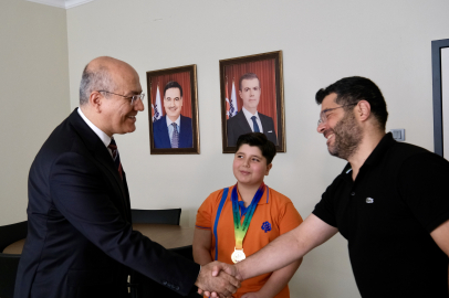 Singapur'daki matematik olimpiyatlarında dünya birincisi İstanbul'dan çıktı