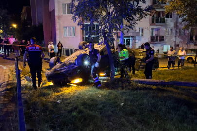 Edirne’de takla atan otomobilde bir kişinin parmağı koptu