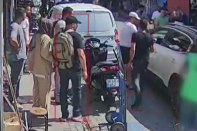 Fatih’te yol verme tartışmasında motosikletli kuryeyi şoke eden tokat: O anlar kamerada