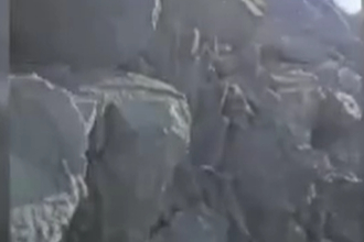 Fransa'da tırmanış sırasında dağcıların üzerine taş ve kaya parçaları yağdı