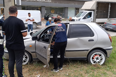Kontrolden çıkan otomobil beton direğe çarptı: 1 yaralı
