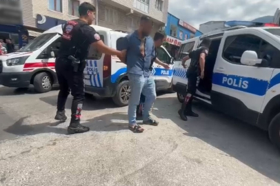 Polis bıçağı elinden aldı, faciayı önledi