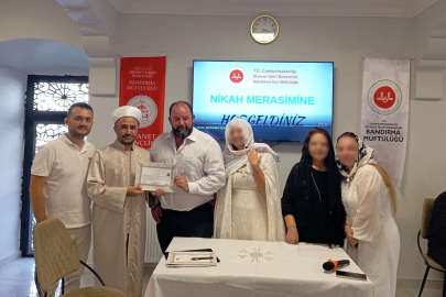 Bandırma’da Müslüman olan yabancı uyruklu vatandaş için nikah merasimi düzenlendi