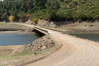 Baraj suları çekildi, köprü ulaşıma açıldı