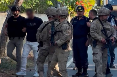 Çatalca'da kendisini eve kilitleyen silahlı şahıs 4 gün sonra jandarmaya teslim oldu