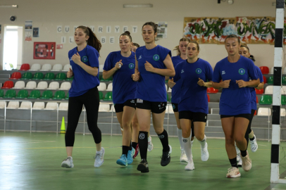 Bursa Büyükşehir Belediyespor Kadın Hentbol Takımı’nda kadro yapılanmasını tamamladı