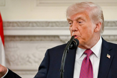 Trump: "Umman engel olursa, onları yerle bir ederiz"