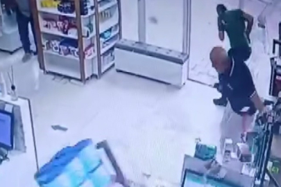 Fırtınada camları patlayan eczanede panik