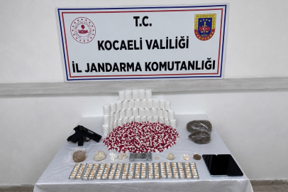 Jandarmadan torbacıya darbe: Gösterdiği her yerden uyuşturucu çıktı