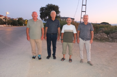 Burhaniye’ de kaldırımsız cadde kazalara davetiye çıkarıyor