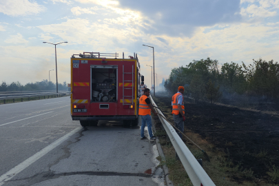 Havsa’da anız yangını otobanı dumana bürüdü