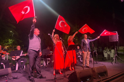 Bursa'da zafer coşkusu Türk Sanat Müziği konseriyle sürdü