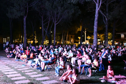 İznik'te Yazlık Sinema Sezon Finali Yaptı
