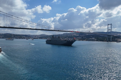 30 Ağustos'ta Deniz Kuvvetleri gemileri İstanbul Boğazı'ndan geçiş yaptı