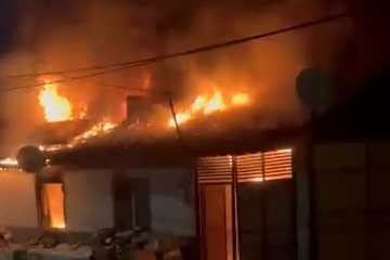 Ev alev alev yandı