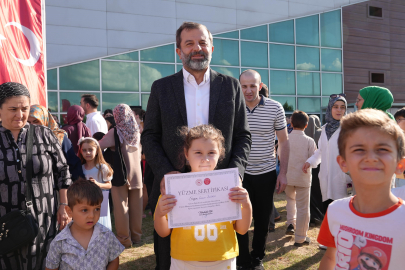 600 çocuk Gürsu'da yüzmeyi öğrendi