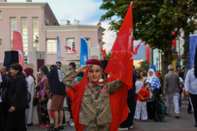 Elif Buse Doğan binlerce Bursalıyı coşturdu
