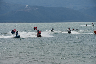 İznik Gölü’nde adrenalin zirve yaptı