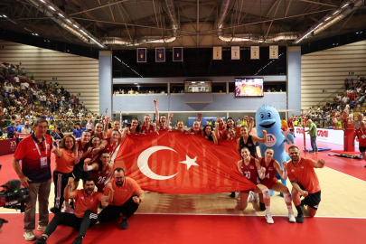 Şampiyon  yurda döndü