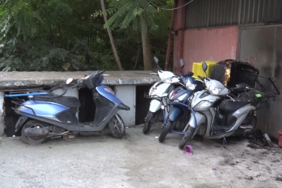 Kadıköy’de motosiklet kundaklama iddiası: 4 motosiklet kullanılamaz hale geldi