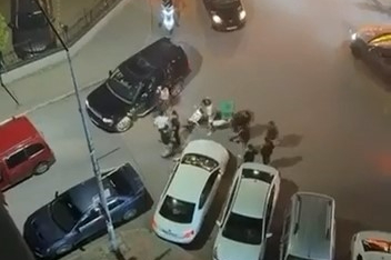"Sinyal ver" diye bağırdı, kavga ettiler