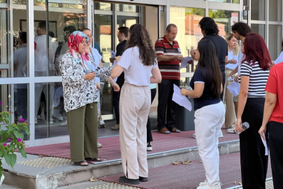 KPSS heyecanı başladı: Kimi son saniye yetişti, kimi yetişemedi