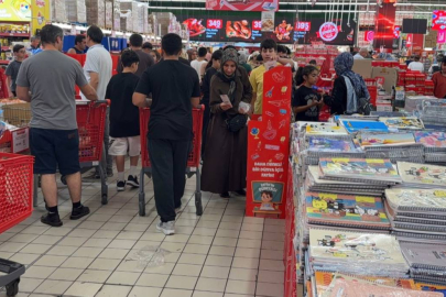 Okulların açılmasına kısa süre kala velilerin kırtasiye telaşı başladı