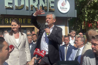 Özgür Özel’den peş peşe gaflar: Eski partisi CHP dedi, ardından İYİ Parti dedi