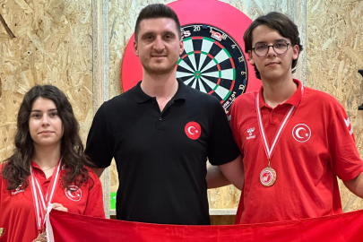 YILDIRIMLI DARTÇILARDAN MİLLİ GURUR