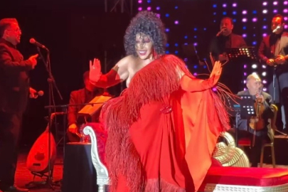 Kuşadası’nda yuhalanmıştı, olaylı konserin ardından Bursa’da sahne aldı