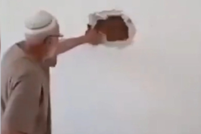 Esad rejiminden sakladığı kütüphanesine 15 yıl sonra kavuştu