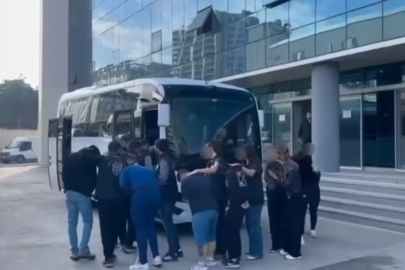 İnternette kadın kılığına girip evlilik vaadiyle kandırdılar, sonra tehdit ettiler