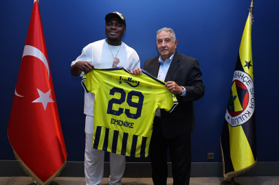 Emmanuel Emenike'den, Fenerbahçe'ye ziyaret