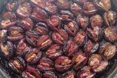 Dalında 4 liraya düşen ton eriği kışlık tatlıya dönüşüyor
