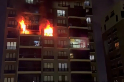 Bursa'da apartman dairesinde yangın: 4 kişi dumandan etkilendi