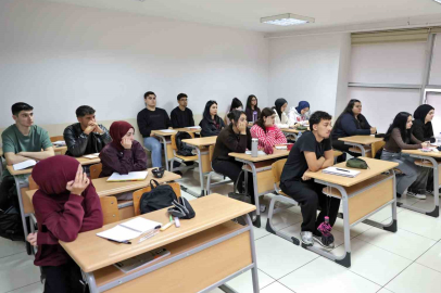 Büyükşehir’in ücretsiz YKS kurslarında eğitimler başladı