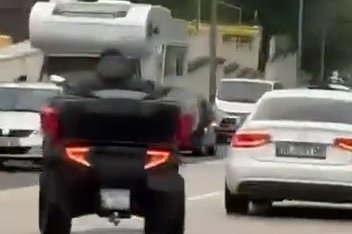 ATV ile drift attı, o anlar kameraya yansıdı