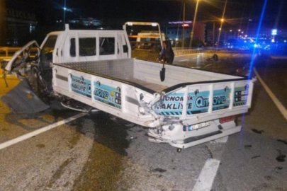 Kamyonete çarpan otomobil, 250 metre savrularak takla attı: 1’i ağır 3 yaralı