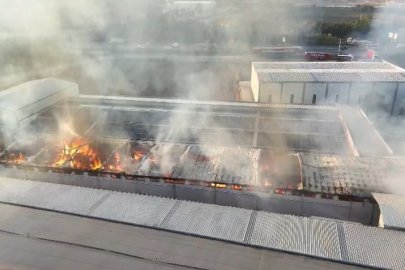 Bursa’da mobilya fabrikasında büyük yangın...30 itfaiye ve tanker olay yerinde