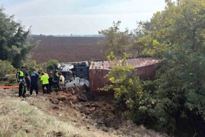 Bursa’da tır tarlaya uçtu: 1 yaralı